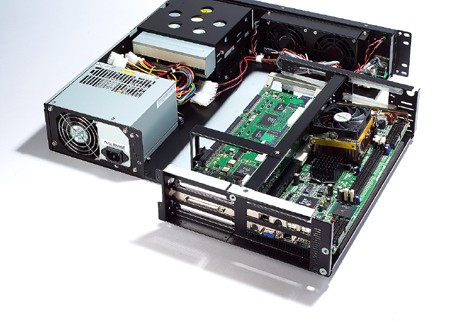 Kabinett: 2U 6-slot Rackmount